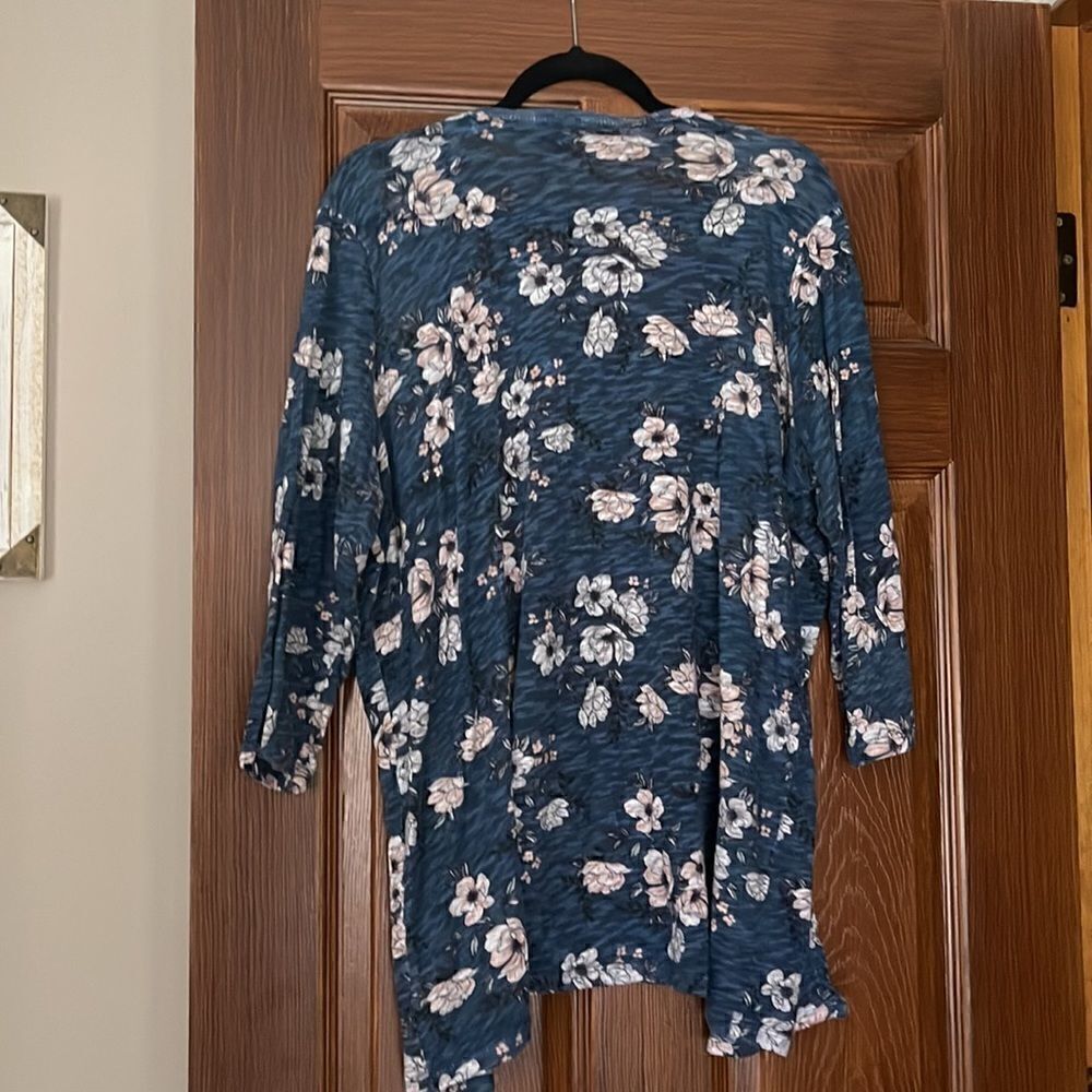 Lightweight Floral Cardigan   - Picture 6 of 6